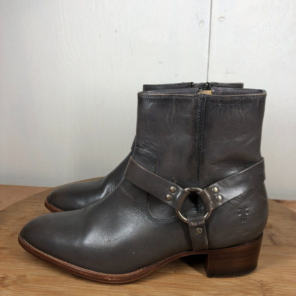 Frye Dara Harness Womens size 7 shoes Gray leather Short Western Zip Up boots